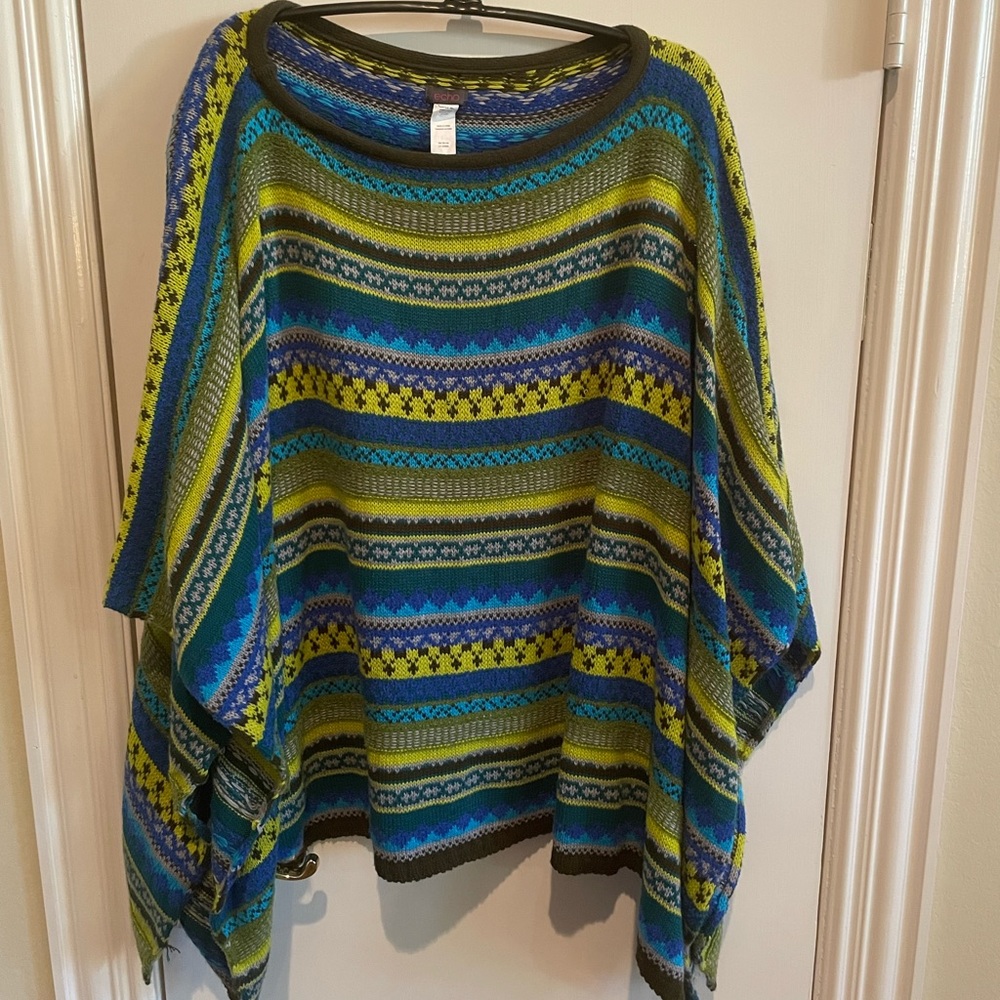 ECHO ‘poncho’, gorgeous blues and greens